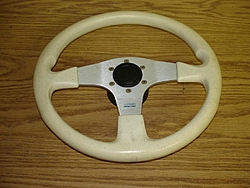 White MOMO Steering wheel-dsc07970-large-.jpg