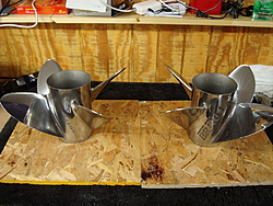 Like New Pair 32 Pitch Props-boat-stuff-4-sale-086.jpg