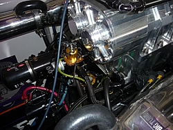 1100hp Richie Zul engines-zul_engine_port_electronics_oil_regulator.jpg