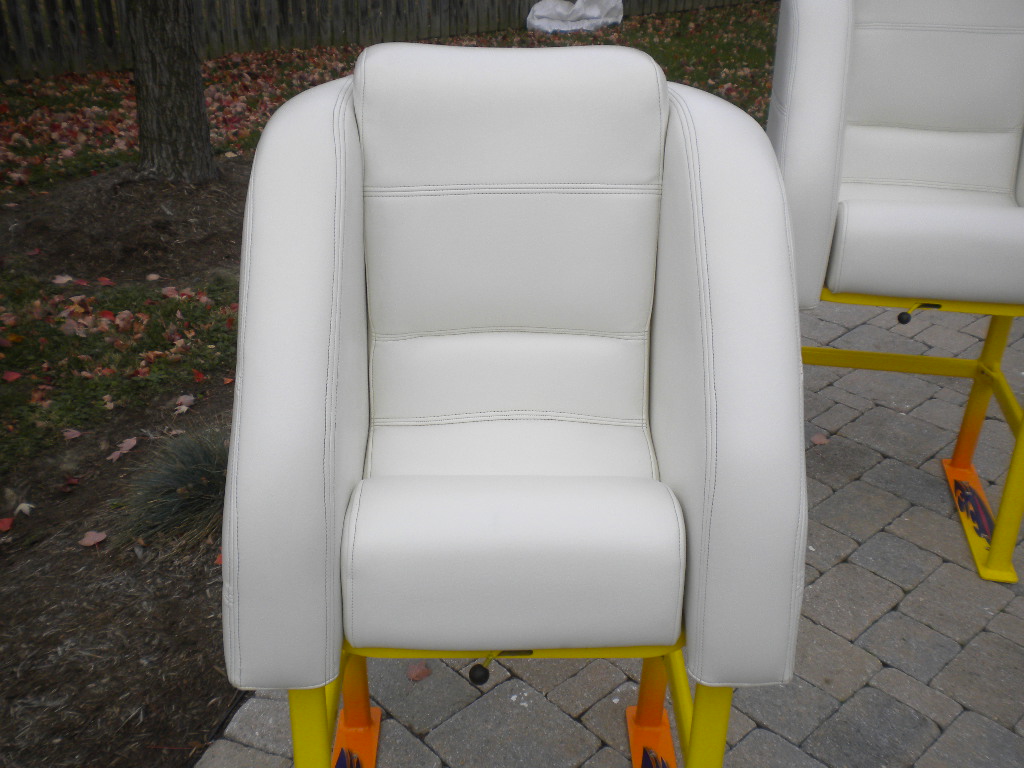 Cigarette Top Gun bolster seats and stands - Offshoreonly.com