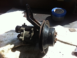 Brass merc Jabsco sea water pump with brackets-photo-1pump.jpg