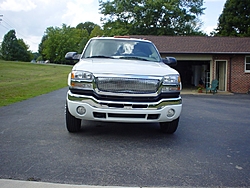 New GMC with 19.5's-front-small-oso.jpg