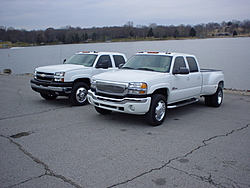 Dually's with 19.5's-front-angle2-small-oso.jpg