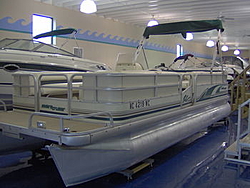 Boat Dealers:Pontoon Boat-636123_1.jpeg