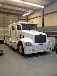 Looking for used Peterbilt 330 Schwalbe or Freightliner Sportchassis...-pete-330.jpg